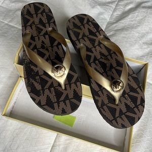 Michael Kors Flip Flop Sandals size 8